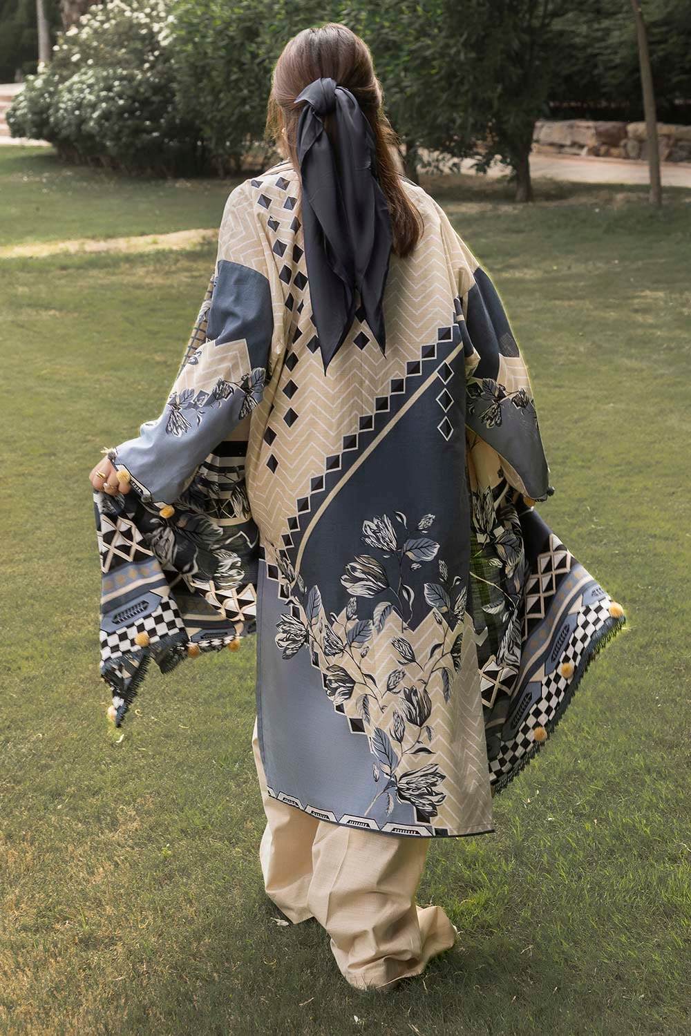 3 Piece Unstitched Printed Khaddar Suit