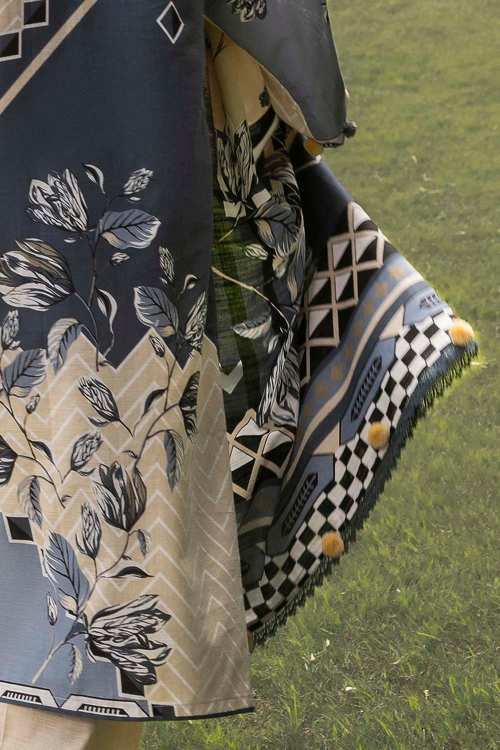 3 Piece Unstitched Printed Khaddar Suit