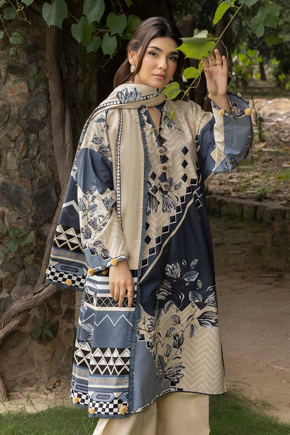 3 Piece Unstitched Printed Khaddar Suit