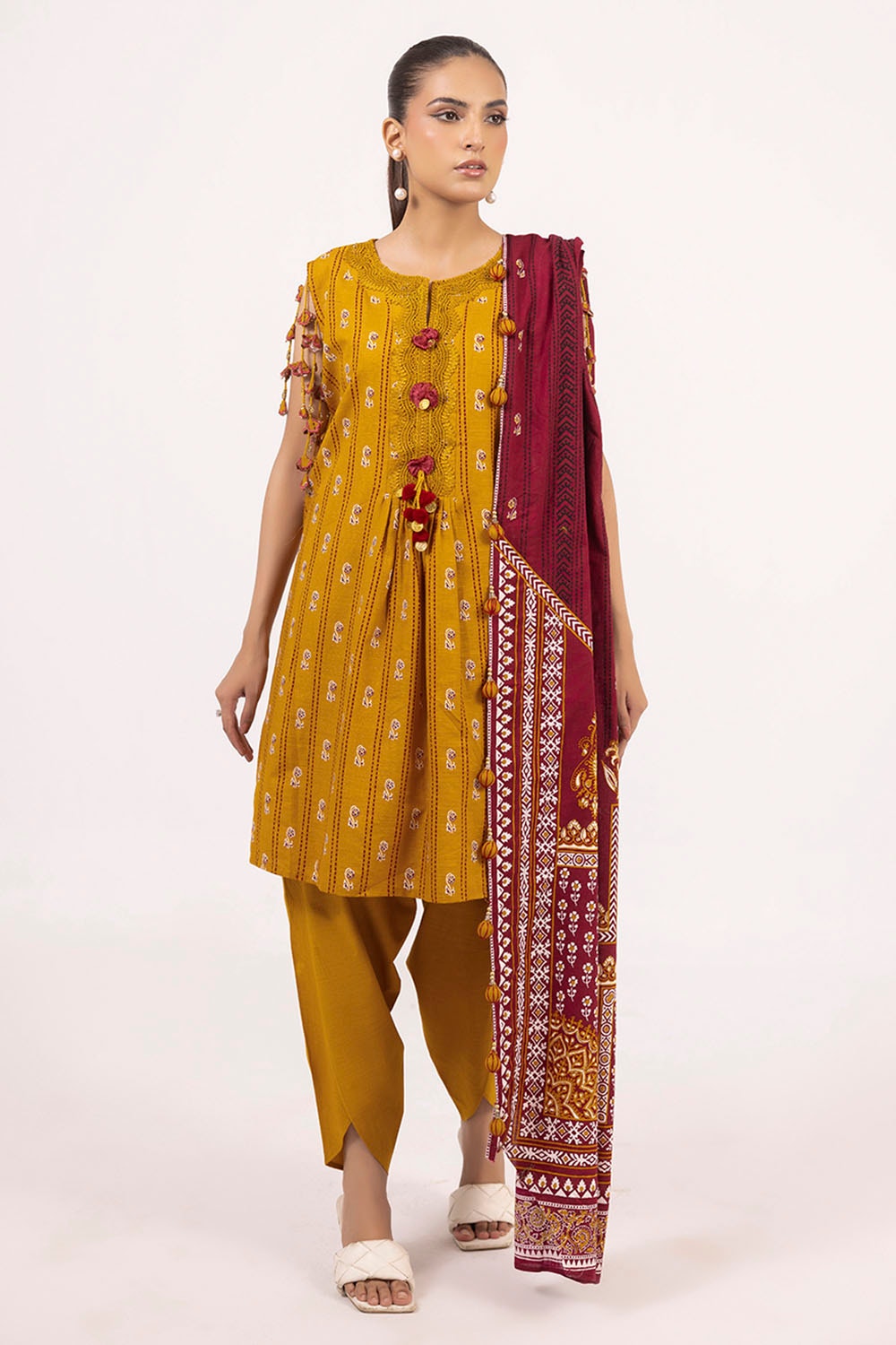 3 Piece Unstitched Printed Khaddar Suit