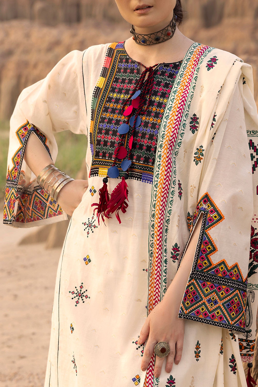 3 Piece Unstitched Embroidered Zari Jacquard Suit with Gold Printed Lawn Dupatta CL-52525