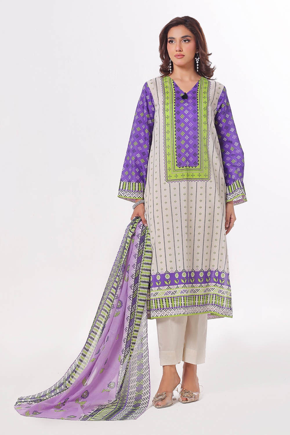 https://cdn.shopify.com/s/files/1/0706/3253/8159/files/printed-lawn-dupatta-shirt-dyed-trouser-gulahmed-clp-42215-front.jpg?v=1758380974