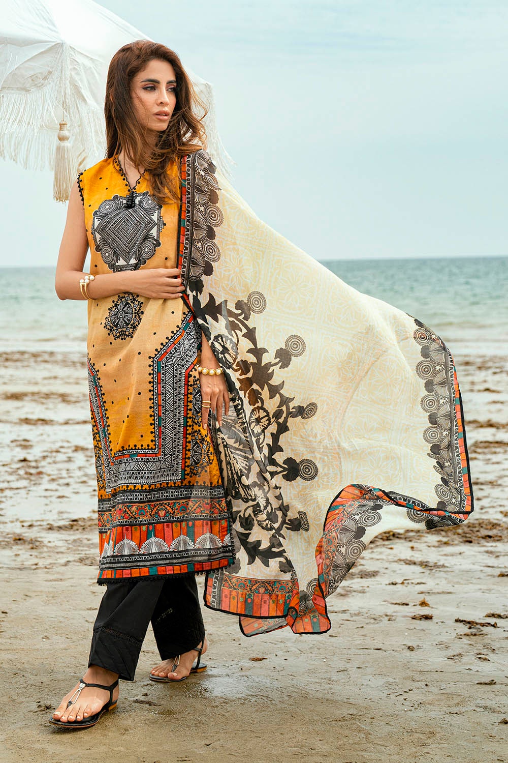 https://cdn.shopify.com/s/files/1/0706/3253/8159/files/printed-lawn-dupatta-shirt-dyed-trouser-gulahmed-sd-42125-full.jpg?v=1775718699
