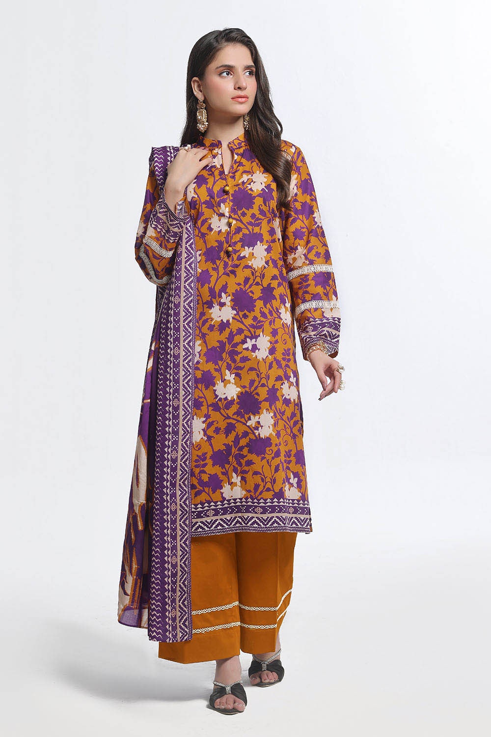 https://cdn.shopify.com/s/files/1/0706/3253/8159/files/printed-lawn-shirt-dupatta-dyed-trouser-gulahmed-clp-52086-front.jpg?v=1758381005