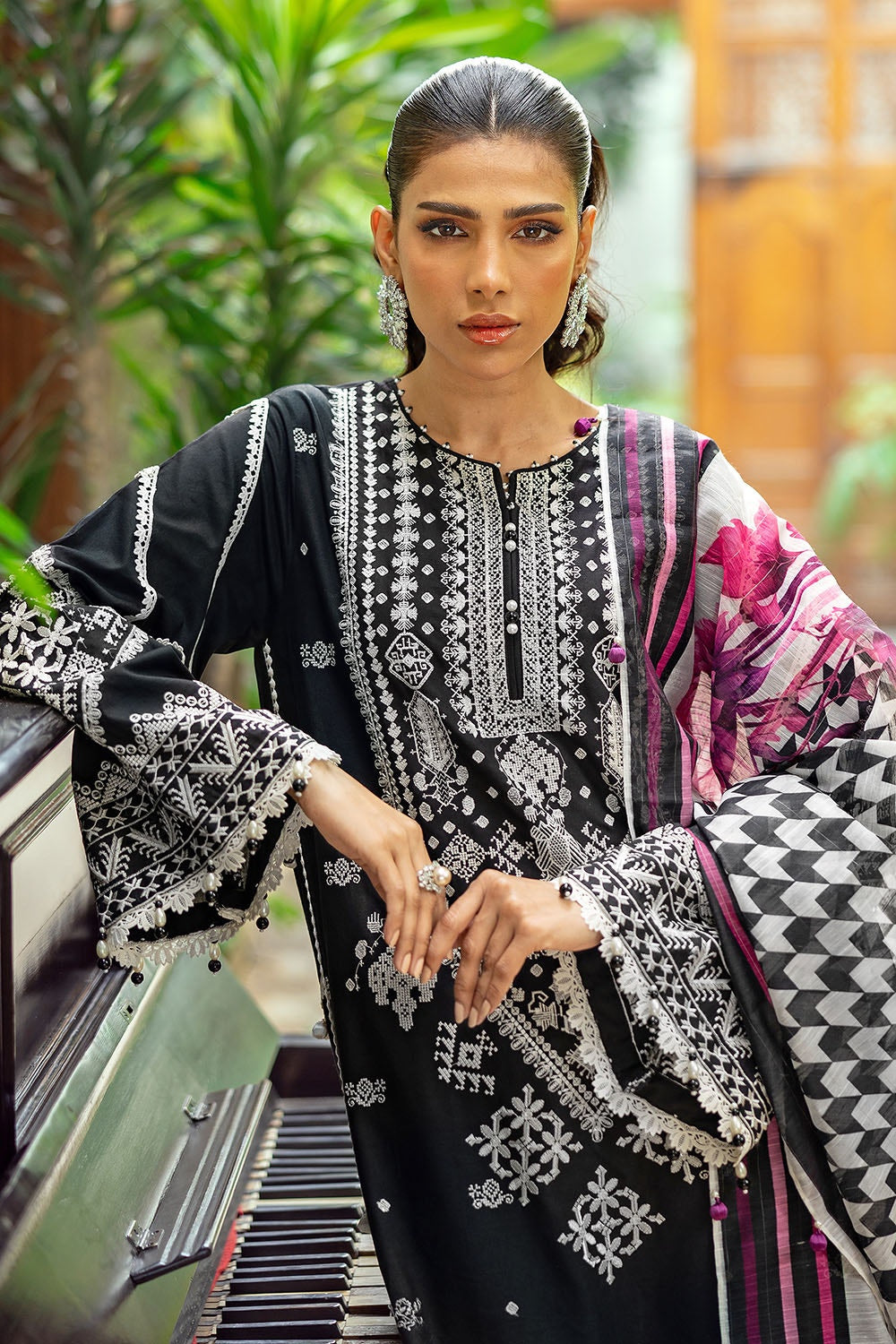 3 Piece Unstitched Lacquer Embroidered Lawn Suit with Zari Paper Cotton Dupatta