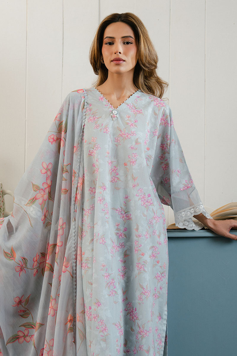 https://cdn.shopify.com/s/files/1/0178/4492/8612/files/printlawn_0075_SAB08993.jpg?v=1737464506