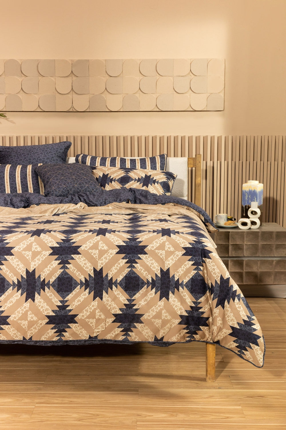 https://cdn.shopify.com/s/files/1/0706/3253/8159/files/quad_patch_duvet_005.jpg?v=1758373683