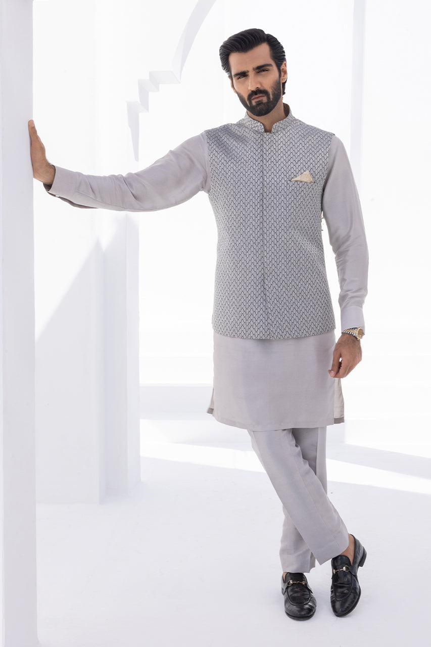 https://cdn.shopify.com/s/files/1/0588/3661/5221/products/rafay_5.jpg?v=1754988070