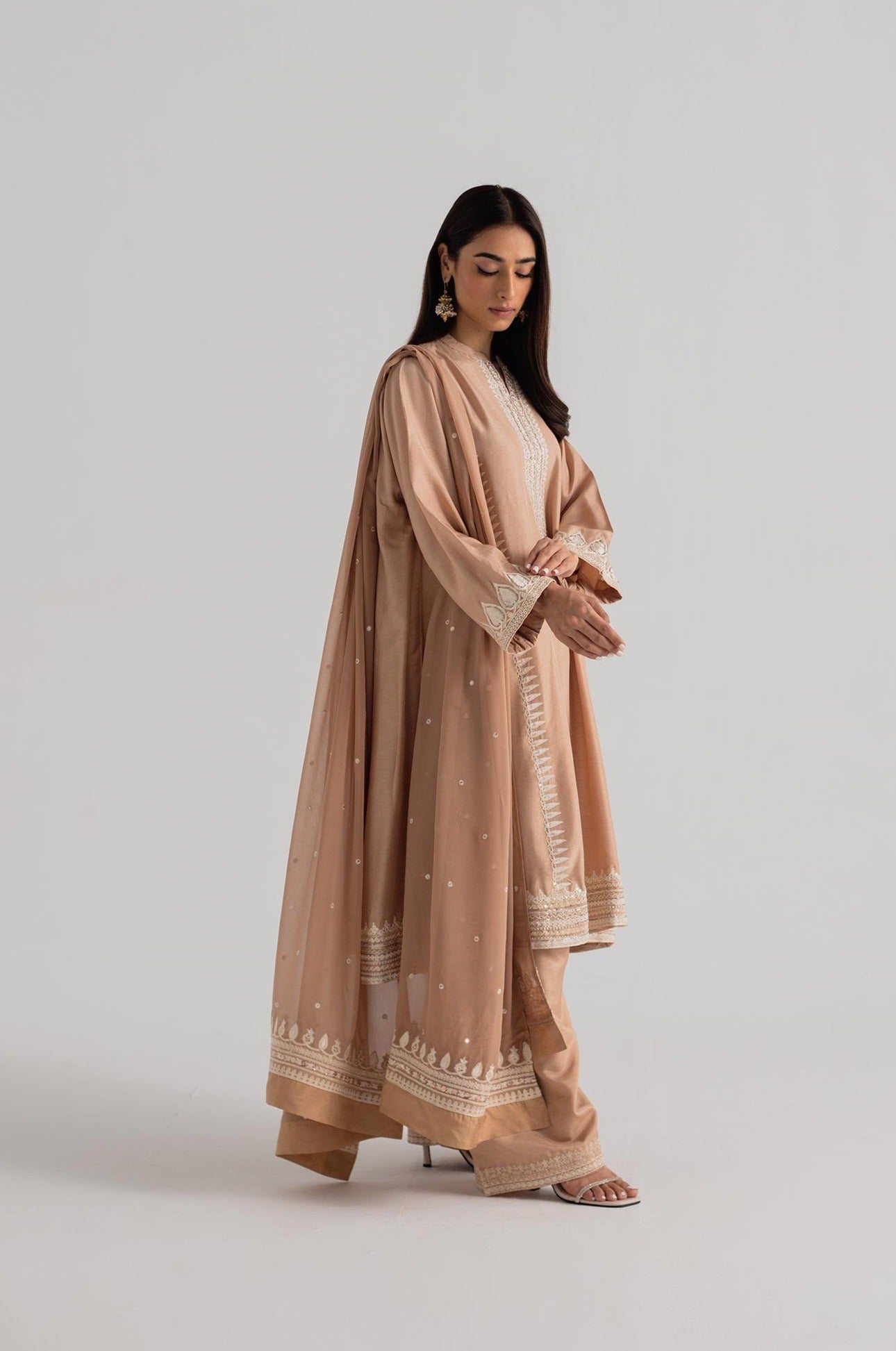 https://cdn.shopify.com/s/files/1/0340/8376/6405/files/rgrgr.jpg?v=1701854276