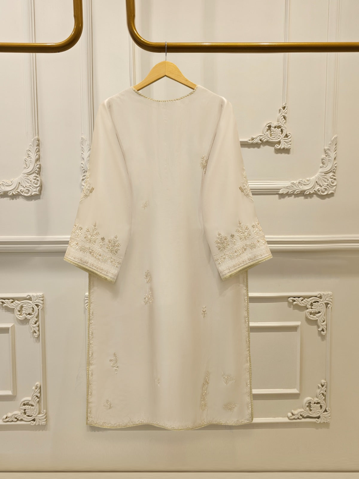 3 Piece- Pure Sheesha Silk Embroidered Suit S113806