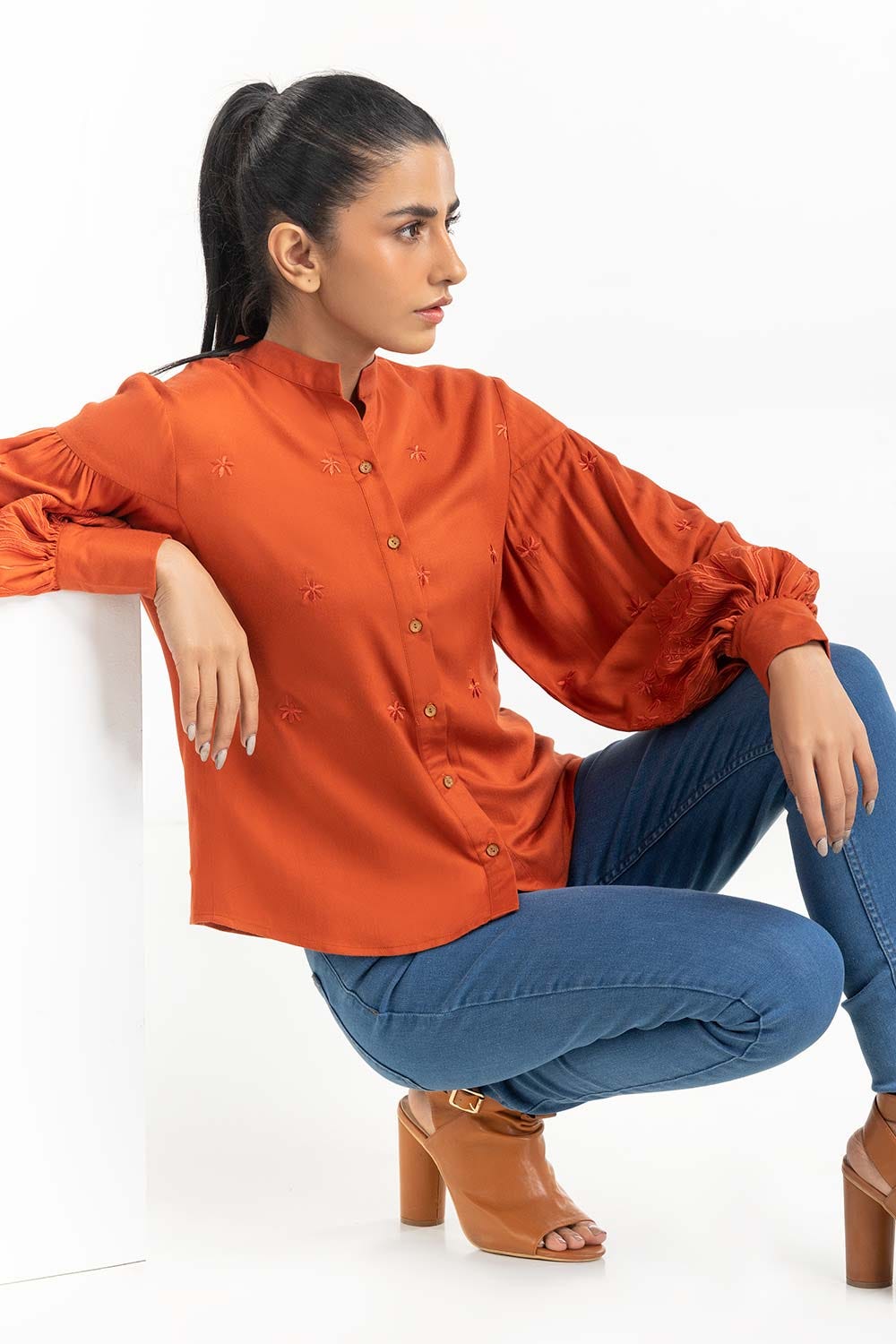 https://cdn.shopify.com/s/files/1/0706/3253/8159/files/rust_shirt_224-217-008_1.jpg?v=1758454689