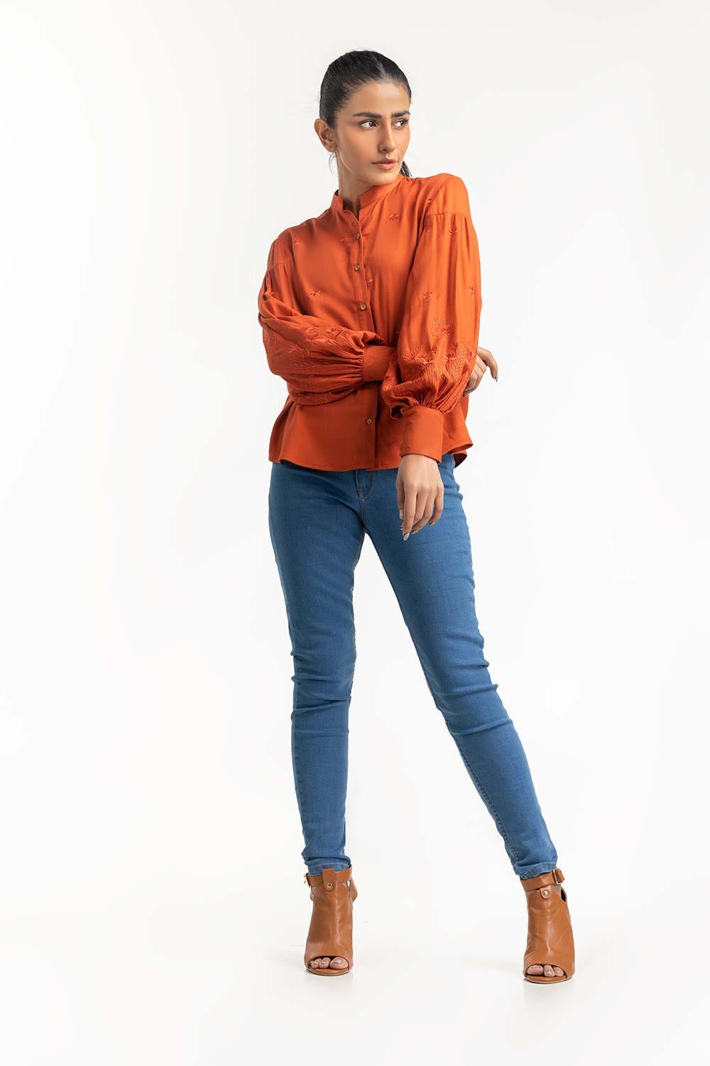 https://cdn.shopify.com/s/files/1/0706/3253/8159/files/rust_shirt_224-217-008_3.jpg?v=1758454689