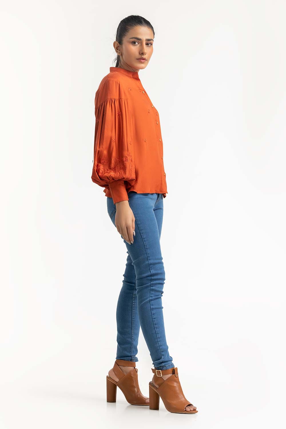 https://cdn.shopify.com/s/files/1/0706/3253/8159/files/rust_shirt_224-217-008_4.jpg?v=1758454689