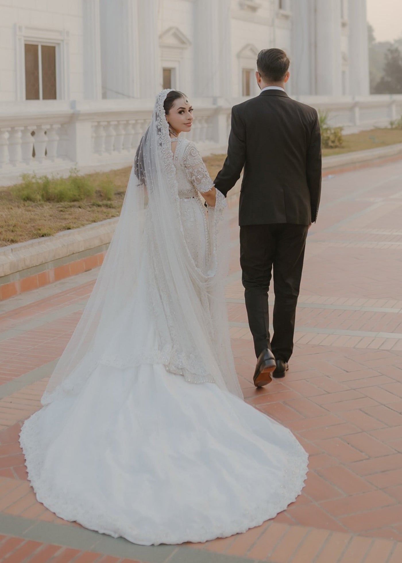 https://cdn.shopify.com/s/files/1/3006/7522/files/sahabypictroizzah_1744398180_3608595945159148935_48522111619.jpg?v=1745309540
