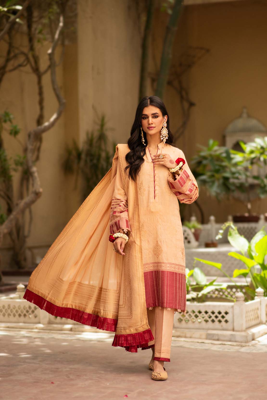 https://cdn.shopify.com/s/files/1/0704/5916/2937/products/sahar_27.jpg?v=1752140999
