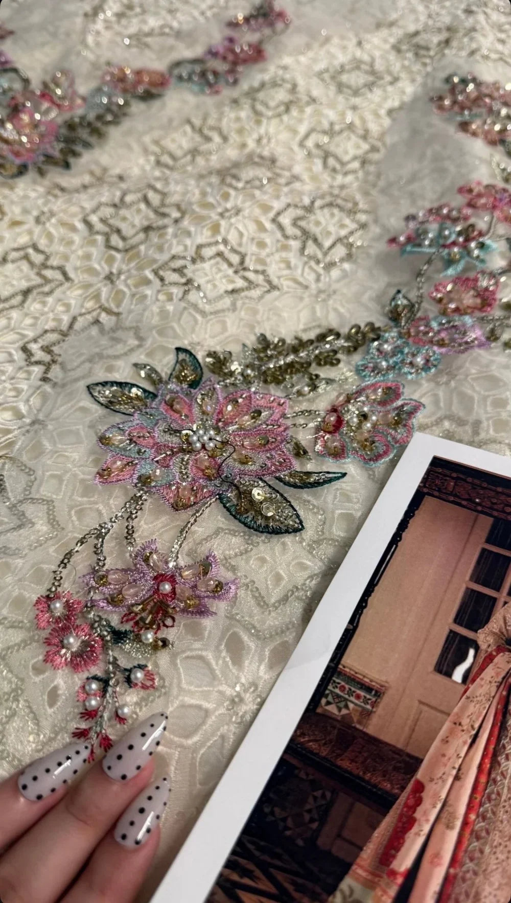 Saira Shakira – Gilded Style