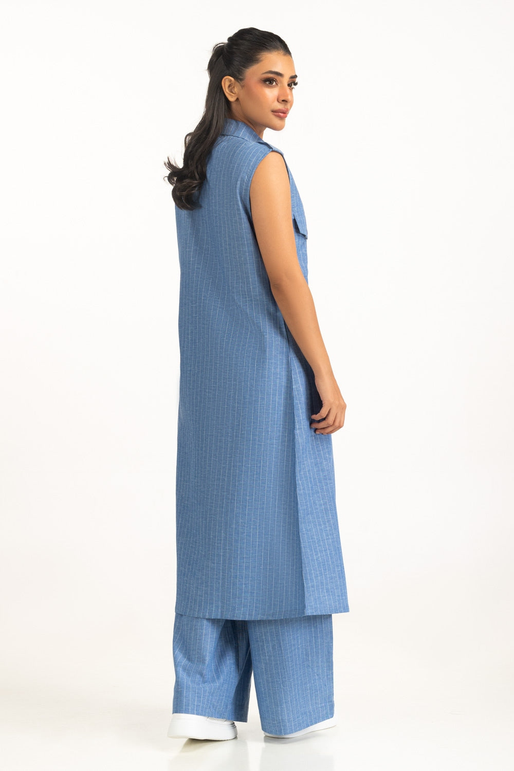 https://cdn.shopify.com/s/files/1/0706/3253/8159/files/salt-women-dress-color-blue-75_cotton-25_linen-regular-wm-drs-ss25-212-back.jpg?v=1758456018