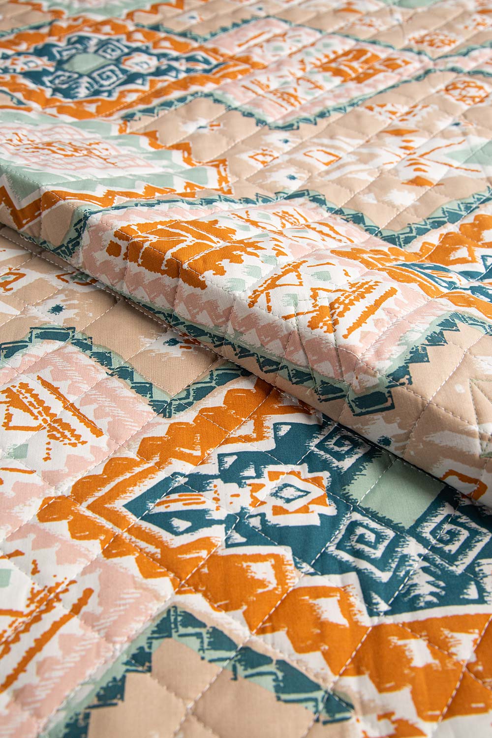 https://cdn.shopify.com/s/files/1/0706/3253/8159/files/sand_tiles_quilted_mat_3.jpg?v=1758373761