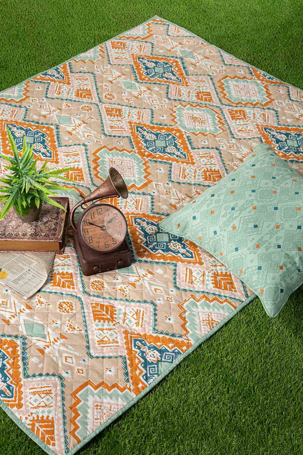 https://cdn.shopify.com/s/files/1/0706/3253/8159/files/sand_tiles_quilted_mat_5.jpg?v=1758373760