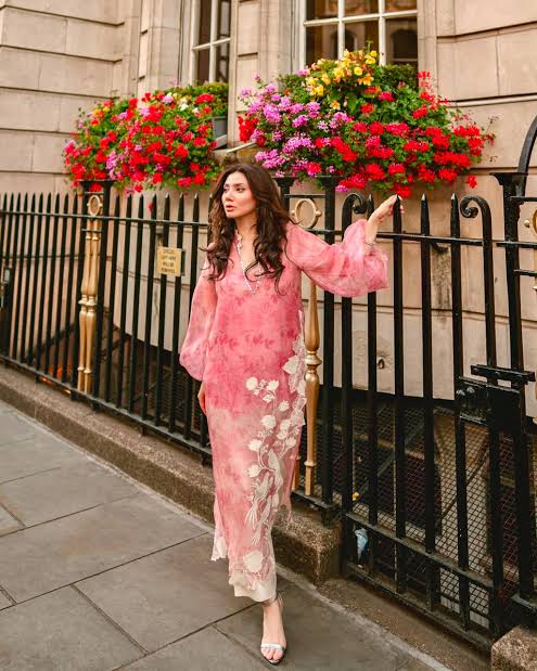 Sania Maskatiya – Twila Style