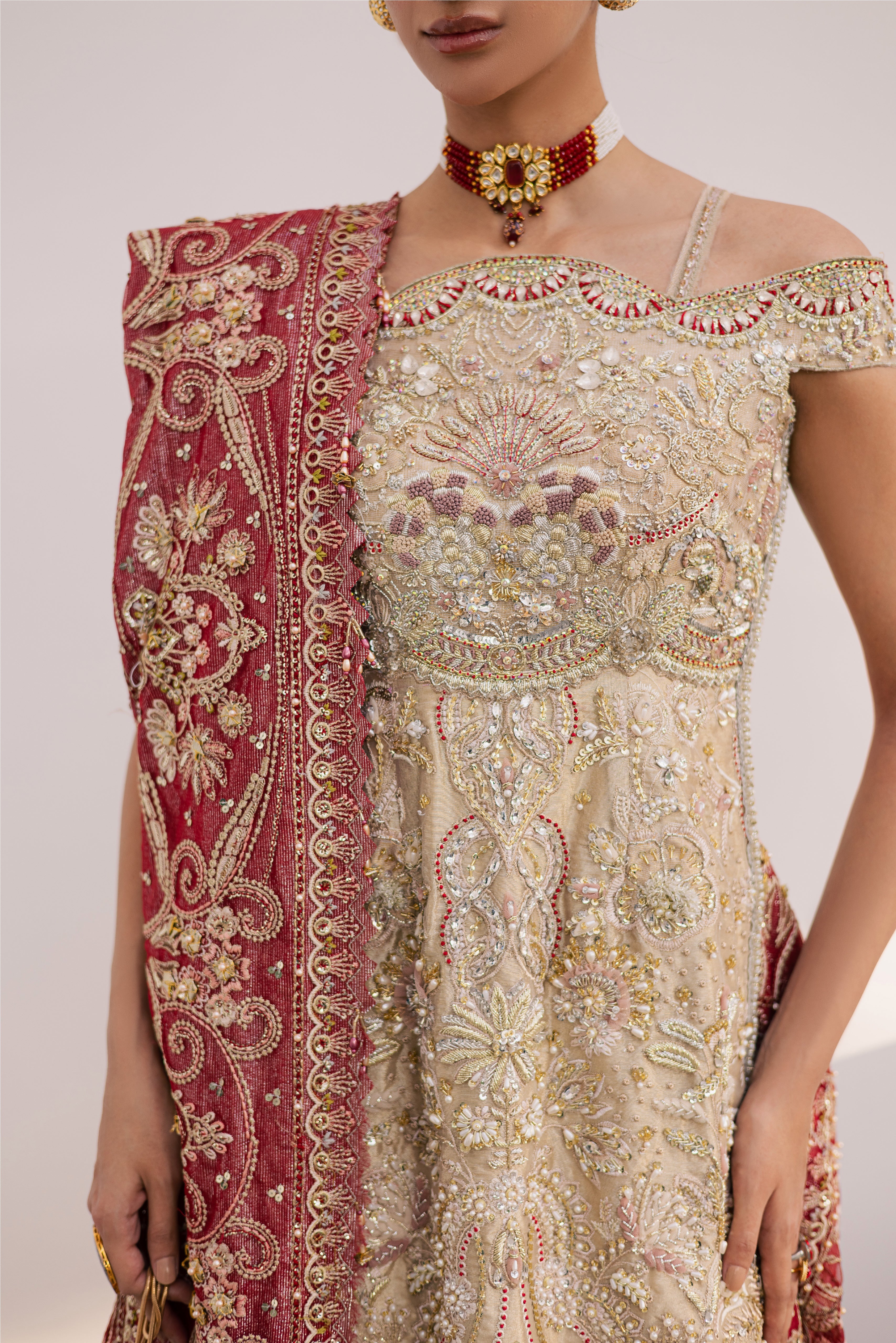 https://cdn.shopify.com/s/files/1/0523/4327/5696/files/sanya-champagne-gold-luxe-outfit-mysie-by-tahira-3.jpg?v=1762333815