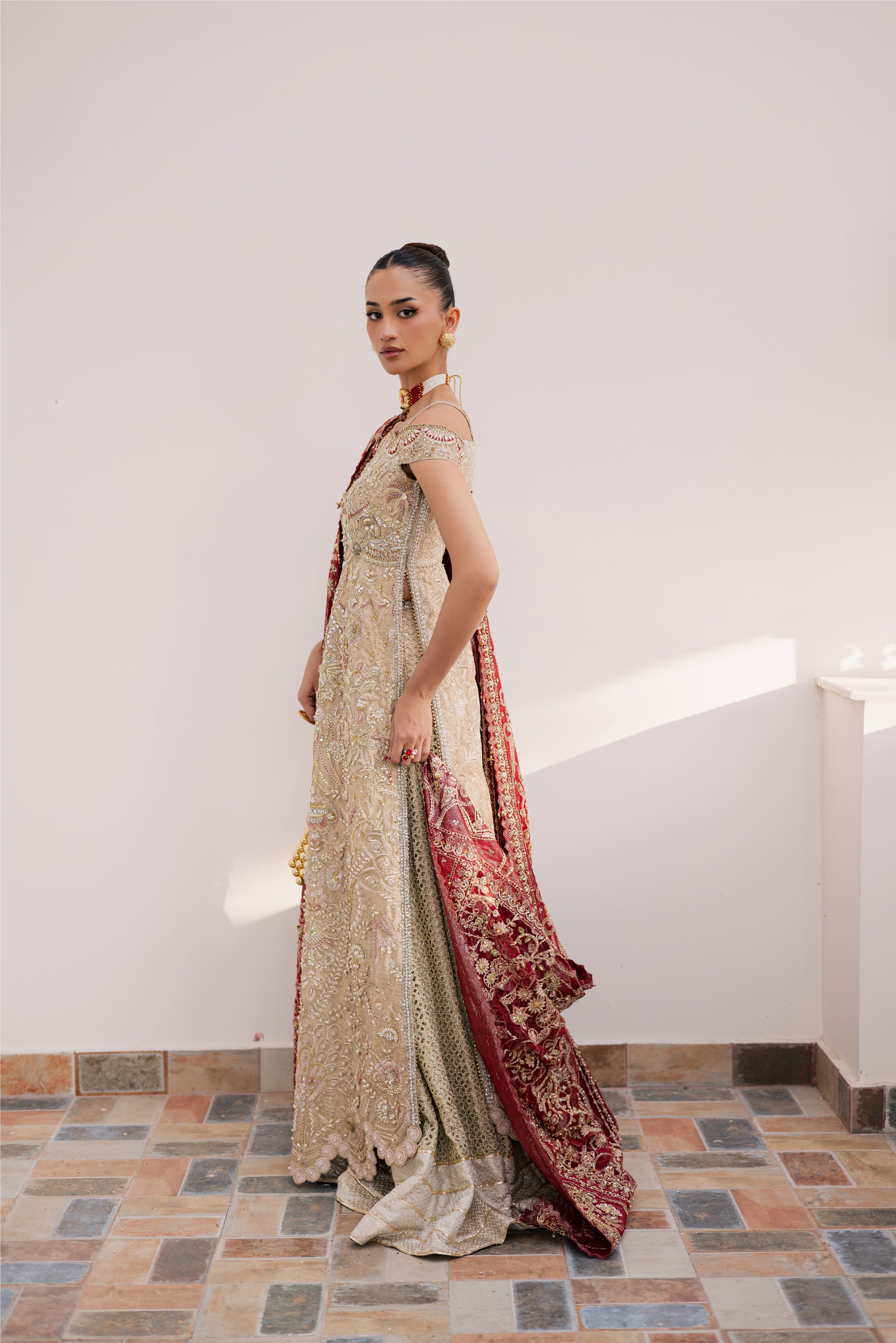https://cdn.shopify.com/s/files/1/0523/4327/5696/files/sanya-champagne-gold-luxe-outfit-mysie-by-tahira-6.jpg?v=1762333779