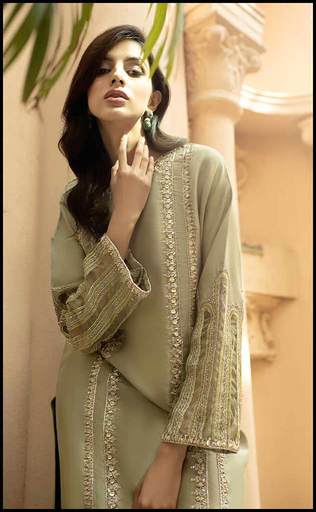 https://cdn.shopify.com/s/files/1/0560/5431/7229/products/secret-garden-luxury-459229.jpg?v=1664397358