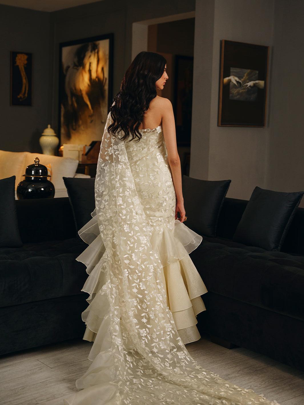 https://cdn.shopify.com/s/files/1/0704/3153/9492/files/selene-188417.jpg?v=1714970894