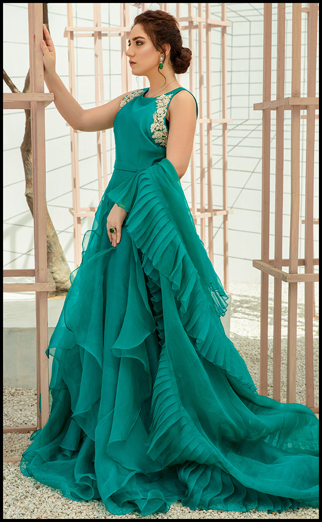 https://cdn.shopify.com/s/files/1/0560/5431/7229/products/selene-luxury-293153.jpg?v=1664397618