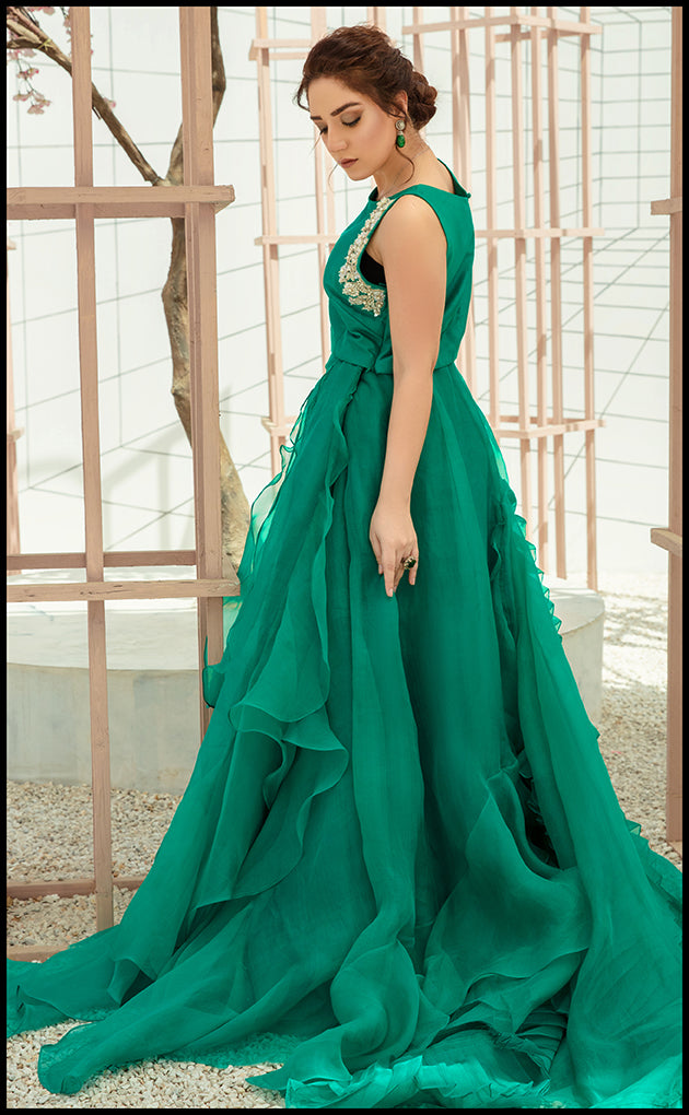 https://cdn.shopify.com/s/files/1/0560/5431/7229/products/selene-luxury-976775.jpg?v=1664396075