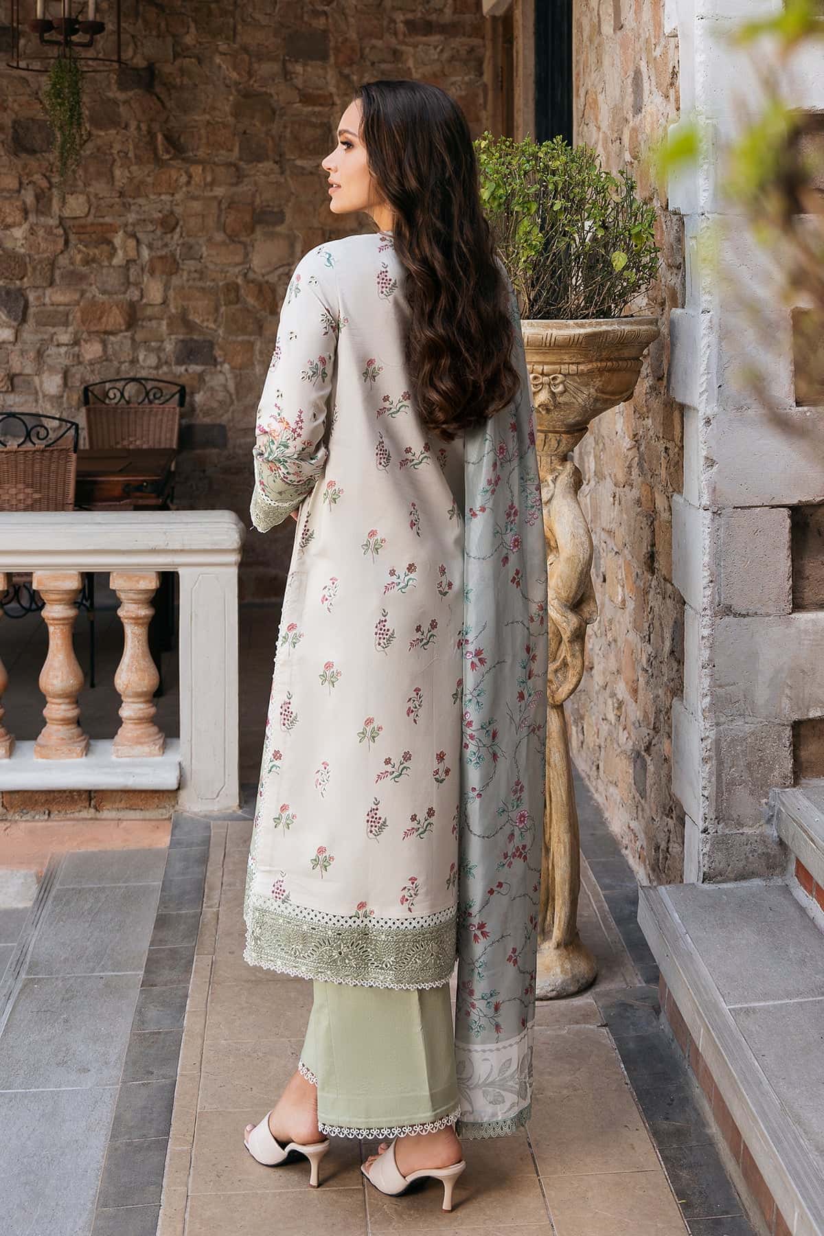 https://cdn.shopify.com/s/files/1/0052/2030/2897/files/shoot_0008_DSC06523copy.jpg?v=1755197562