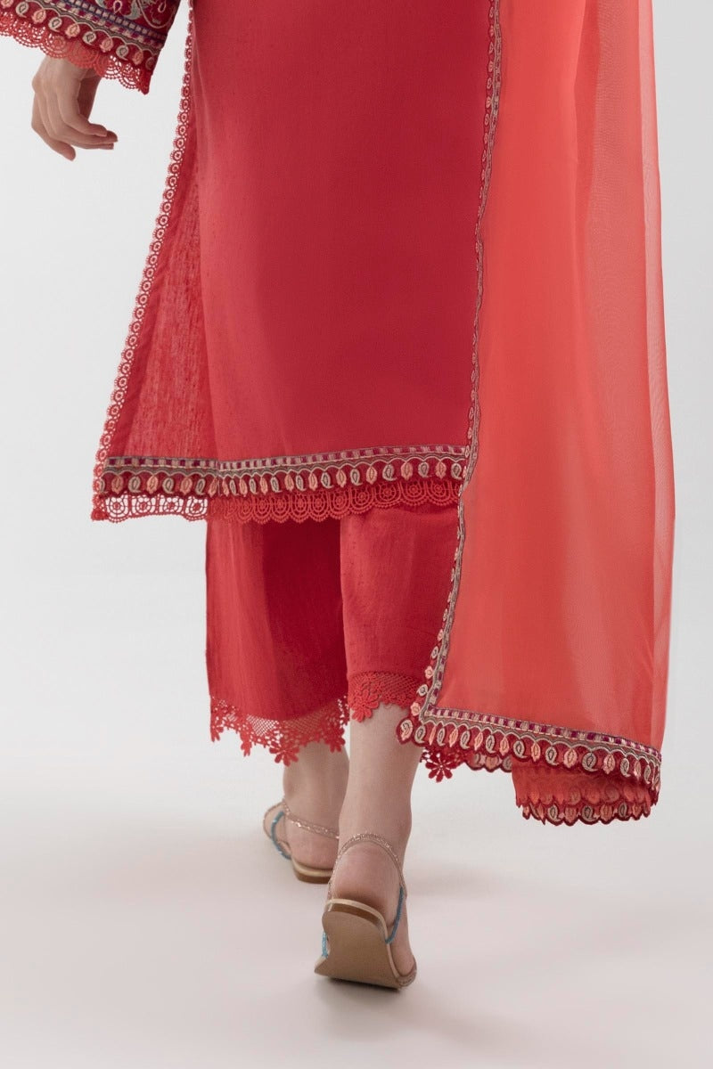 https://cdn.shopify.com/s/files/1/0740/1753/8280/files/ss23tsge385_2_1_cb2588b6-755a-44f1-b2e6-1ec921d306e3.jpg?v=1756732998