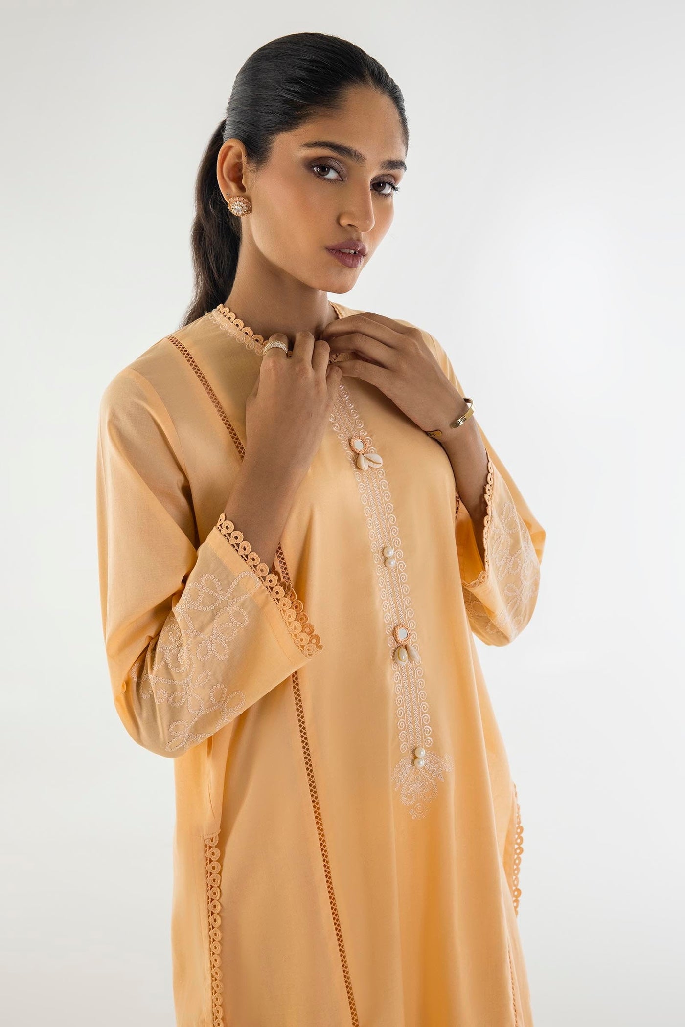 https://cdn.shopify.com/s/files/1/0740/1753/8280/files/ss24ese227p2t_3_41c42fec-f0a8-4b73-a1c5-b1676d986aeb.jpg?v=1756731555
