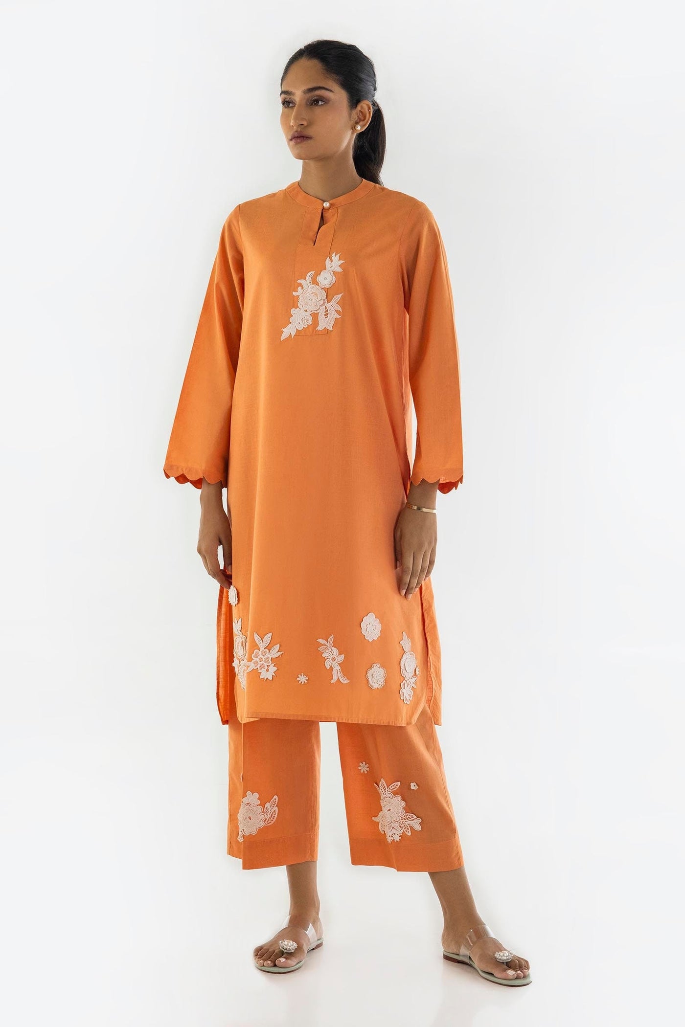 https://cdn.shopify.com/s/files/1/0740/1753/8280/files/ss24ese316p2t_1_818f4190-cb35-46b5-bfd2-95f30dd20498.jpg?v=1756731536