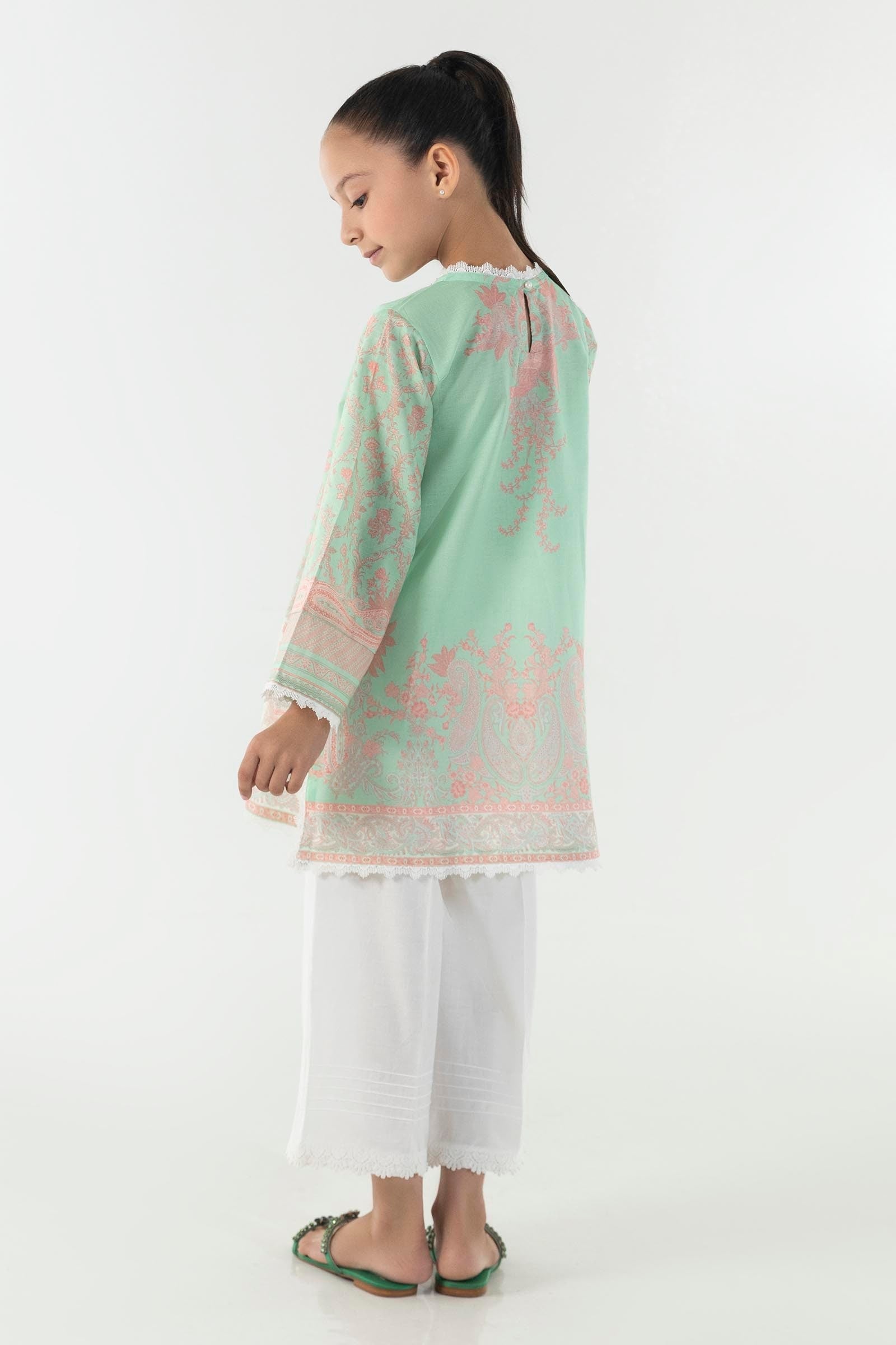 Design 7B Luxury Lawn 2025 Unstitched