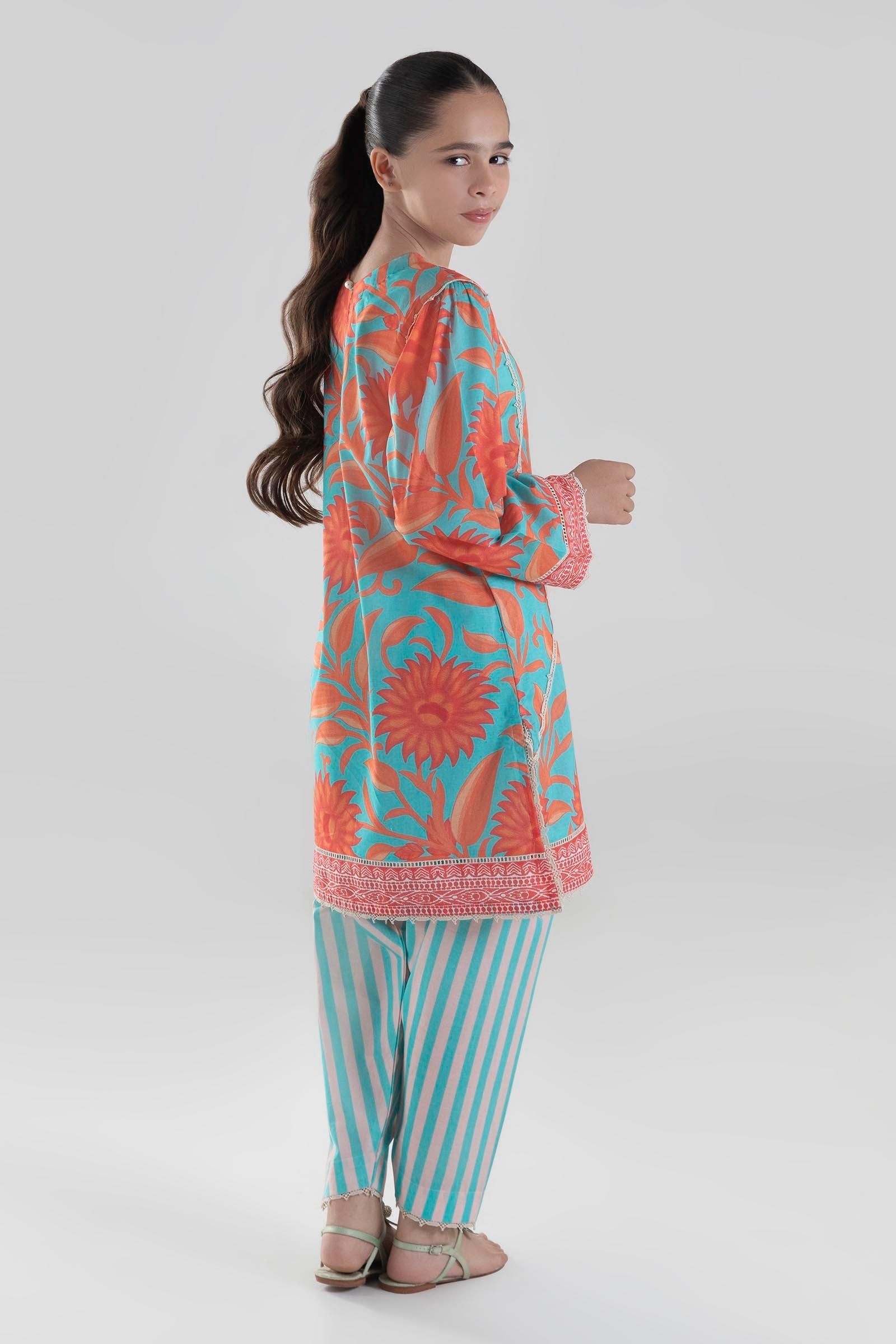 URBANE CAMBRIC PRINTS 2025