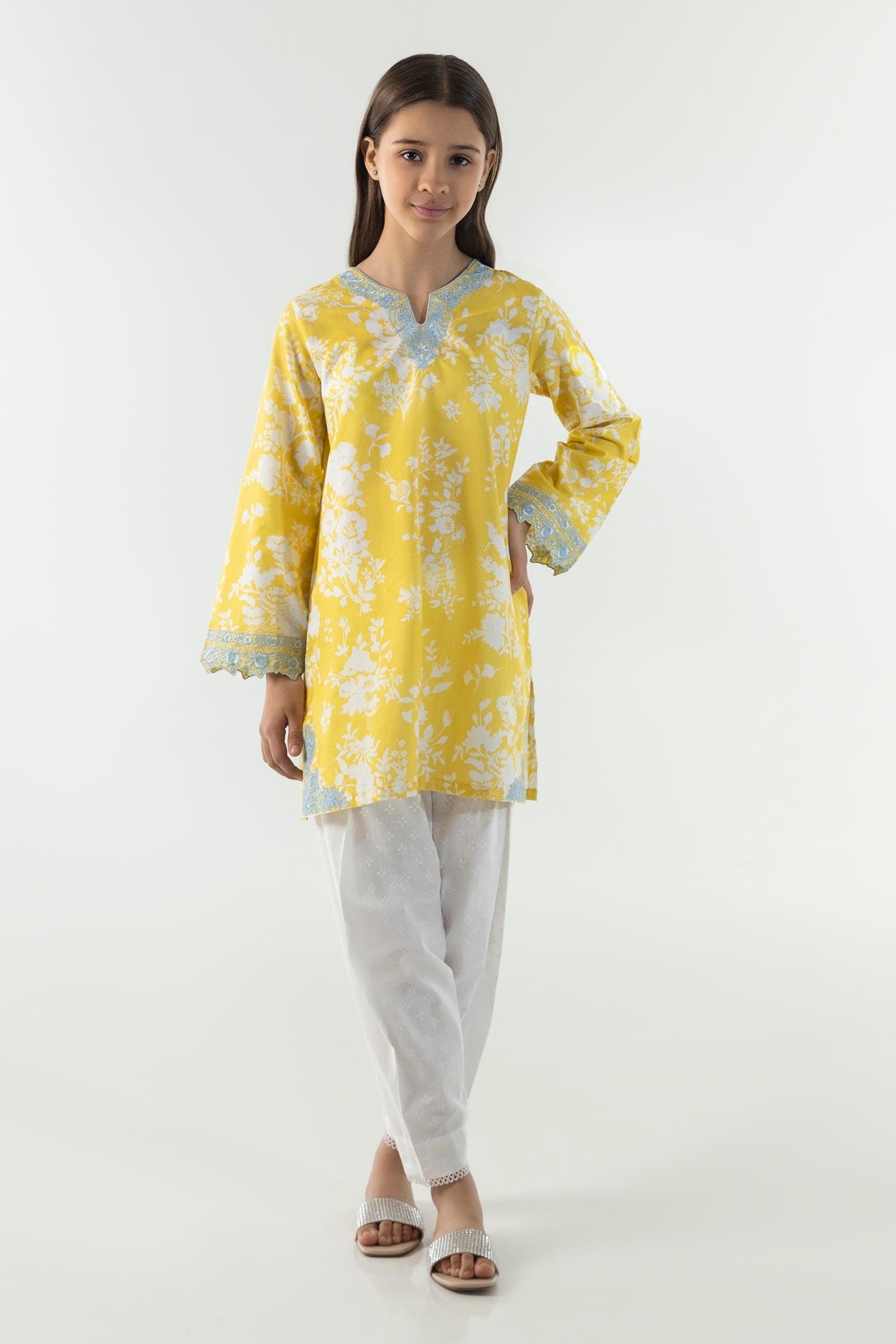 Design 6B Luxury Lawn 2024 Unstitched