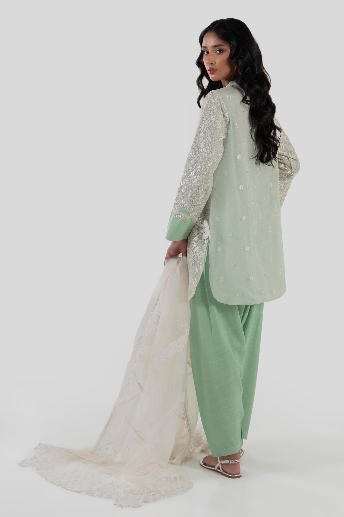 https://cdn.shopify.com/s/files/1/0740/1753/8280/files/ss24sge146_99e9f61e-78be-424e-9f21-8a815e2d1a9f.jpg?v=1756731387