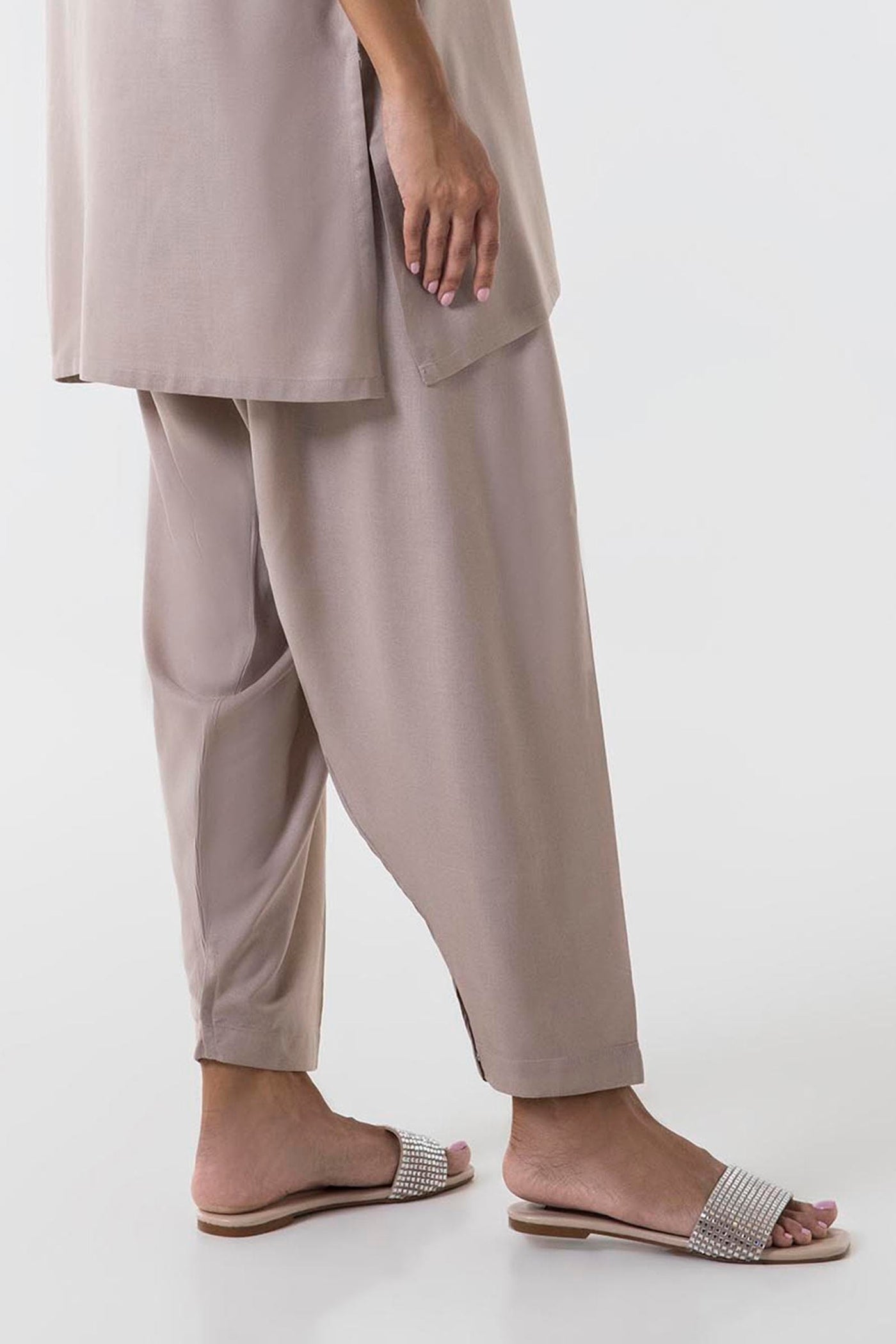 https://cdn.shopify.com/s/files/1/0740/1753/8280/files/ss24tbsd192_1_1066df5b-f8a5-423e-86ae-7e9422a2b143.jpg?v=1756731348
