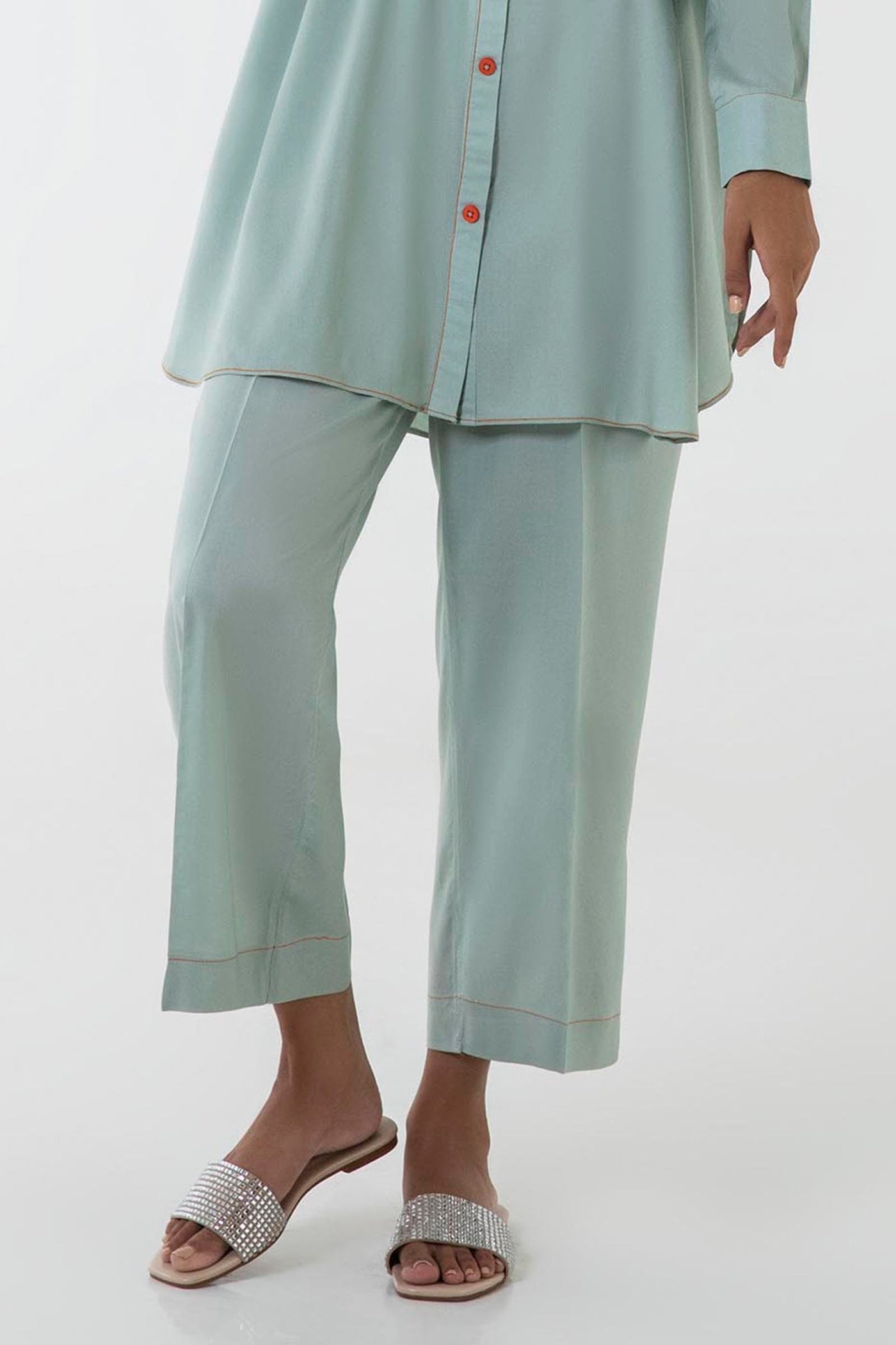 https://cdn.shopify.com/s/files/1/0740/1753/8280/files/ss24tbsd193_3_66bf9270-605f-42e0-93fe-e8f61a98bf96.jpg?v=1756731346