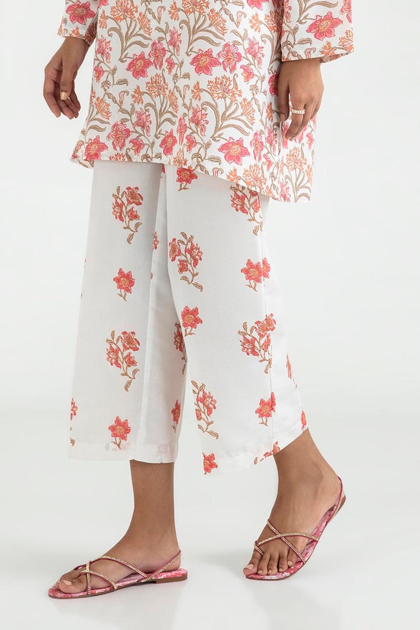 https://cdn.shopify.com/s/files/1/0740/1753/8280/files/ss24tese250_1_9ccb2b89-95e7-4ca7-a520-62bc4a77d156.jpg?v=1756731340