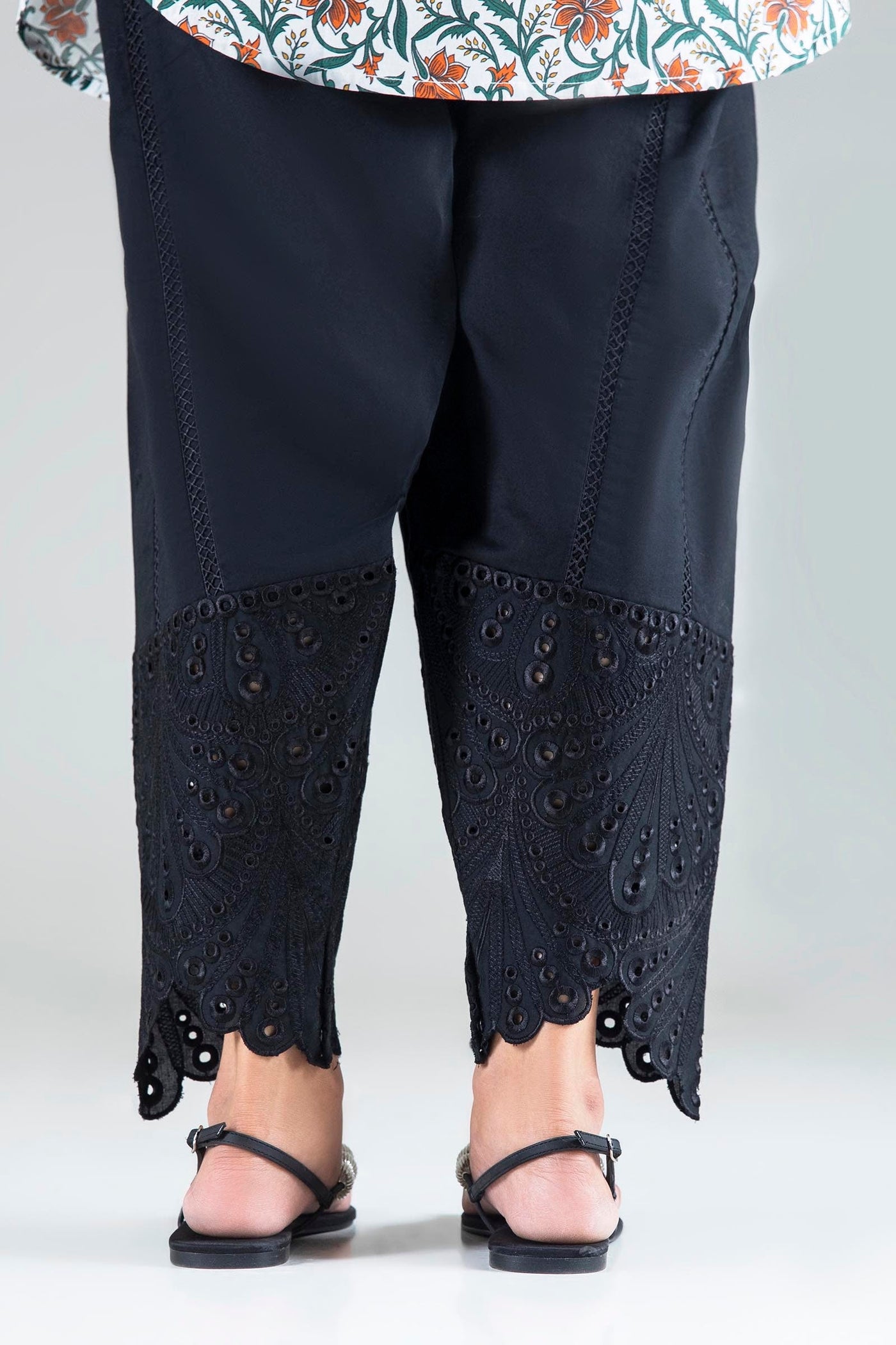 https://cdn.shopify.com/s/files/1/0740/1753/8280/files/ss24trb211_2_1dc0d8cc-1018-41ff-b299-b7a326ca9781.jpg?v=1756731337