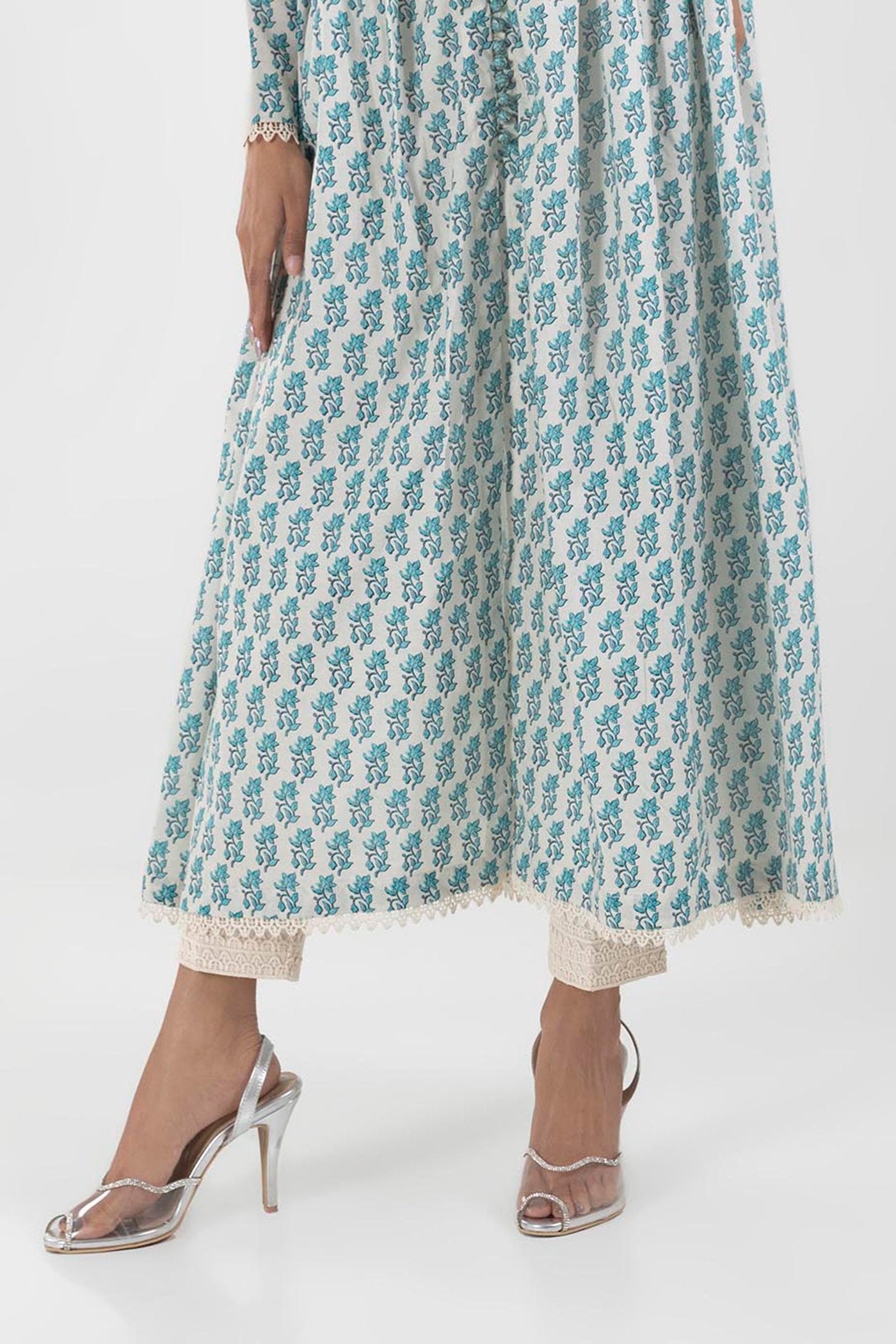 https://cdn.shopify.com/s/files/1/0740/1753/8280/files/ss24trd149_1_60db2378-3ebe-436a-b7ad-2d245cfcd425.jpg?v=1756731310