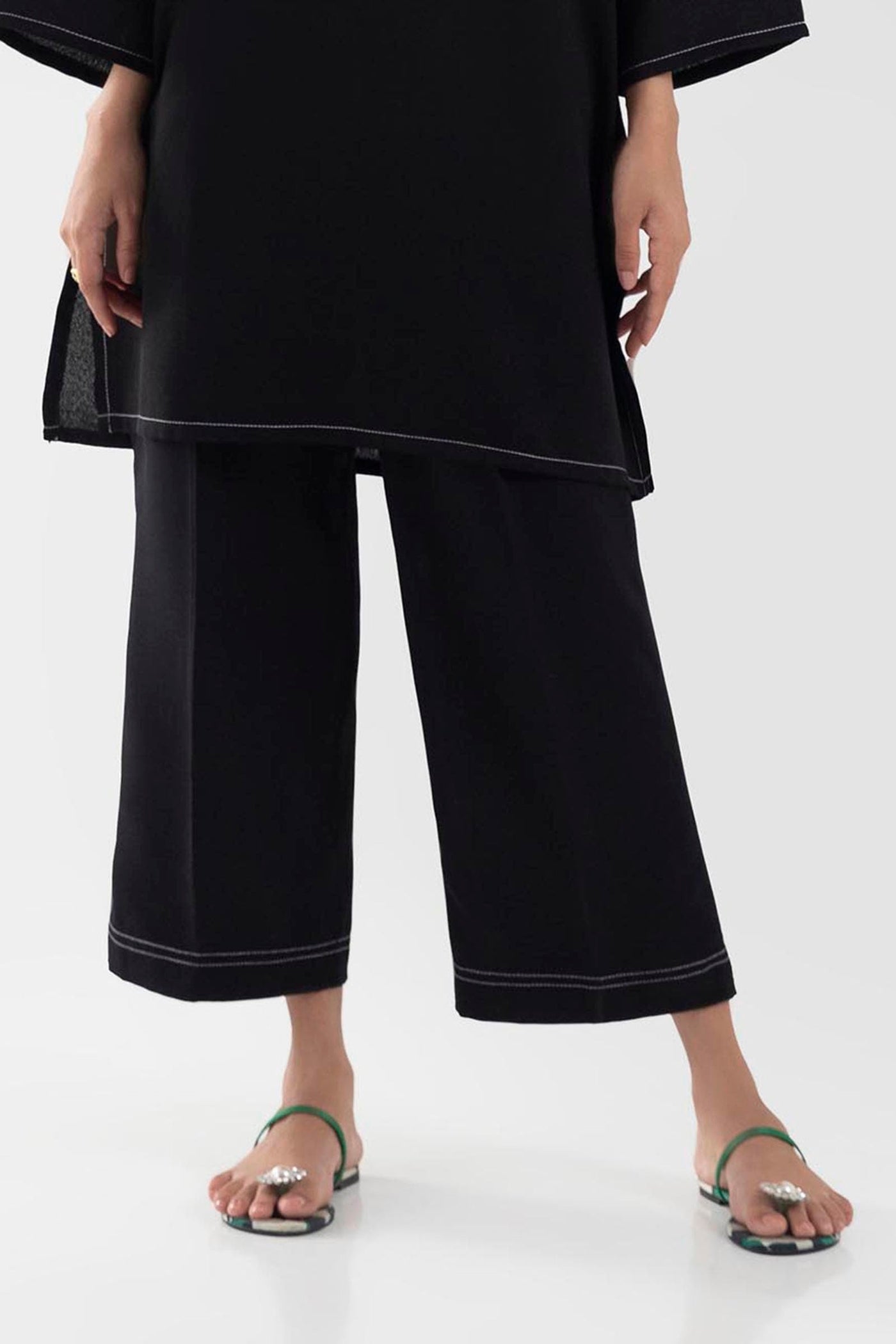 https://cdn.shopify.com/s/files/1/0740/1753/8280/files/ss24trd157_1_364143bf-5120-47a3-8471-30bd75ef6fa5.jpg?v=1756731304