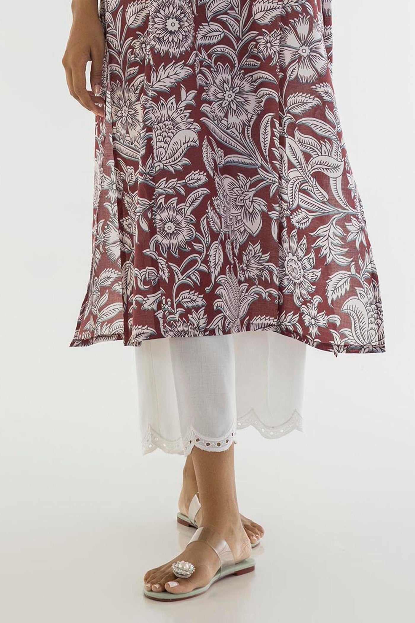 https://cdn.shopify.com/s/files/1/0740/1753/8280/files/ss24trd199t_2_1_38440c3c-e813-49bf-aa2f-67f0eb8f124a.jpg?v=1756729290
