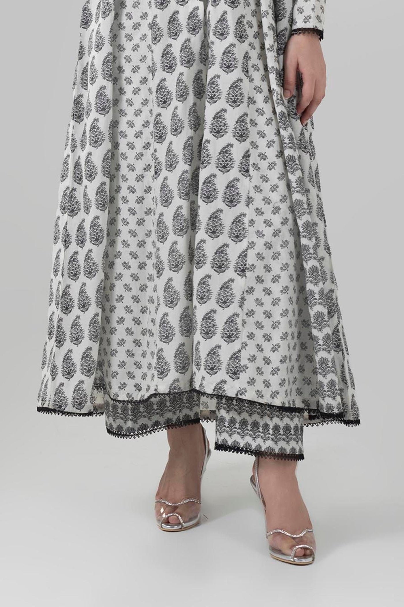 https://cdn.shopify.com/s/files/1/0740/1753/8280/files/ss24trp154_1_91d8e99c-bc88-4b10-8e99-17cf914e170e.jpg?v=1756731282
