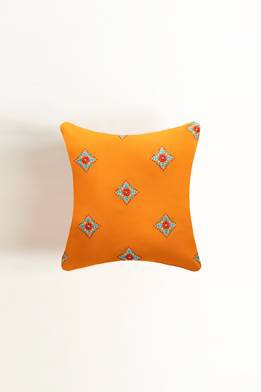 https://cdn.shopify.com/s/files/1/0706/3253/8159/files/ss25-ec-43-terry-embroidered-cushion-cover-gulahmed-front.jpg_1.jpg?v=1758373583