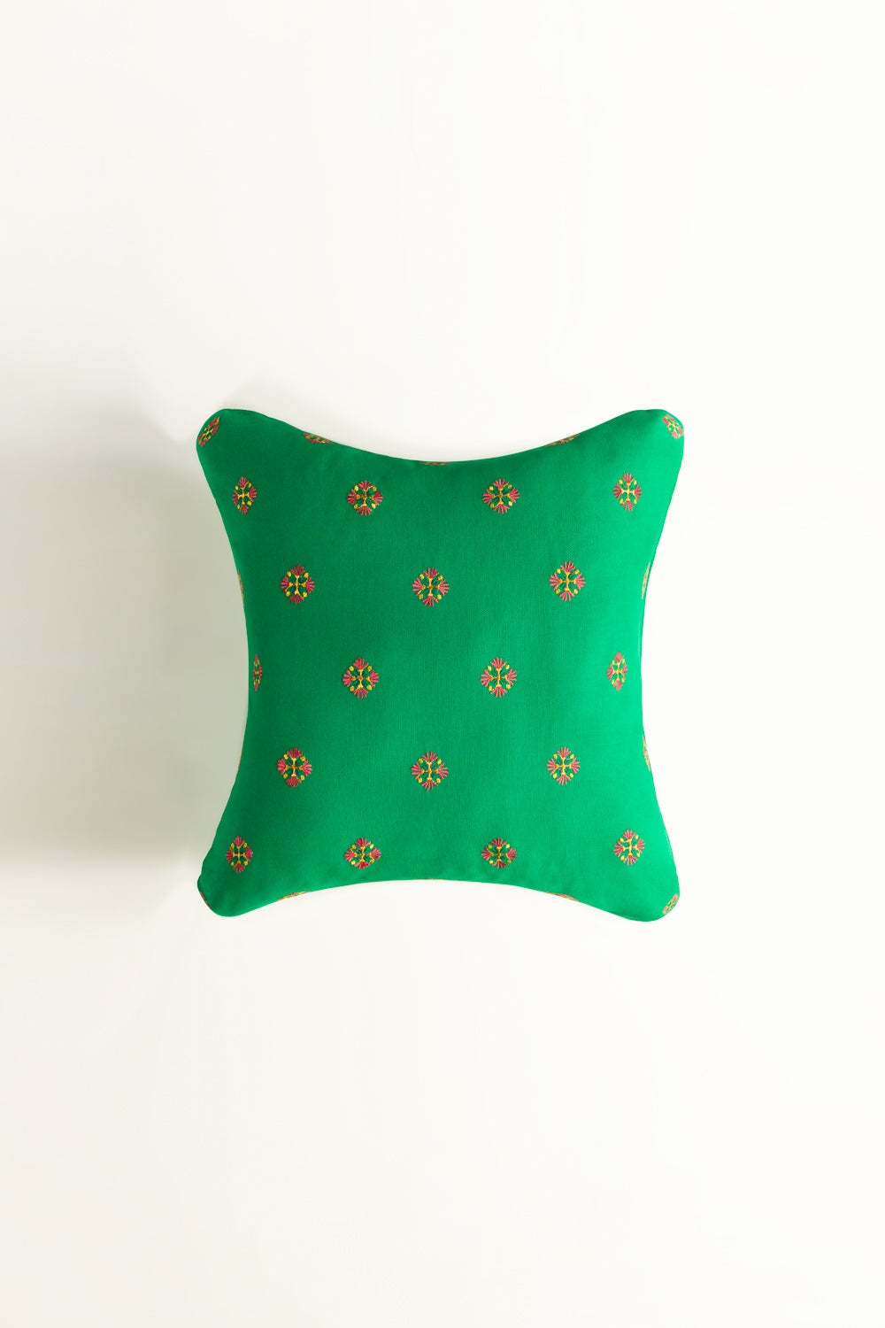 Ss25-Ec-044 Terry Embroidered Cushion