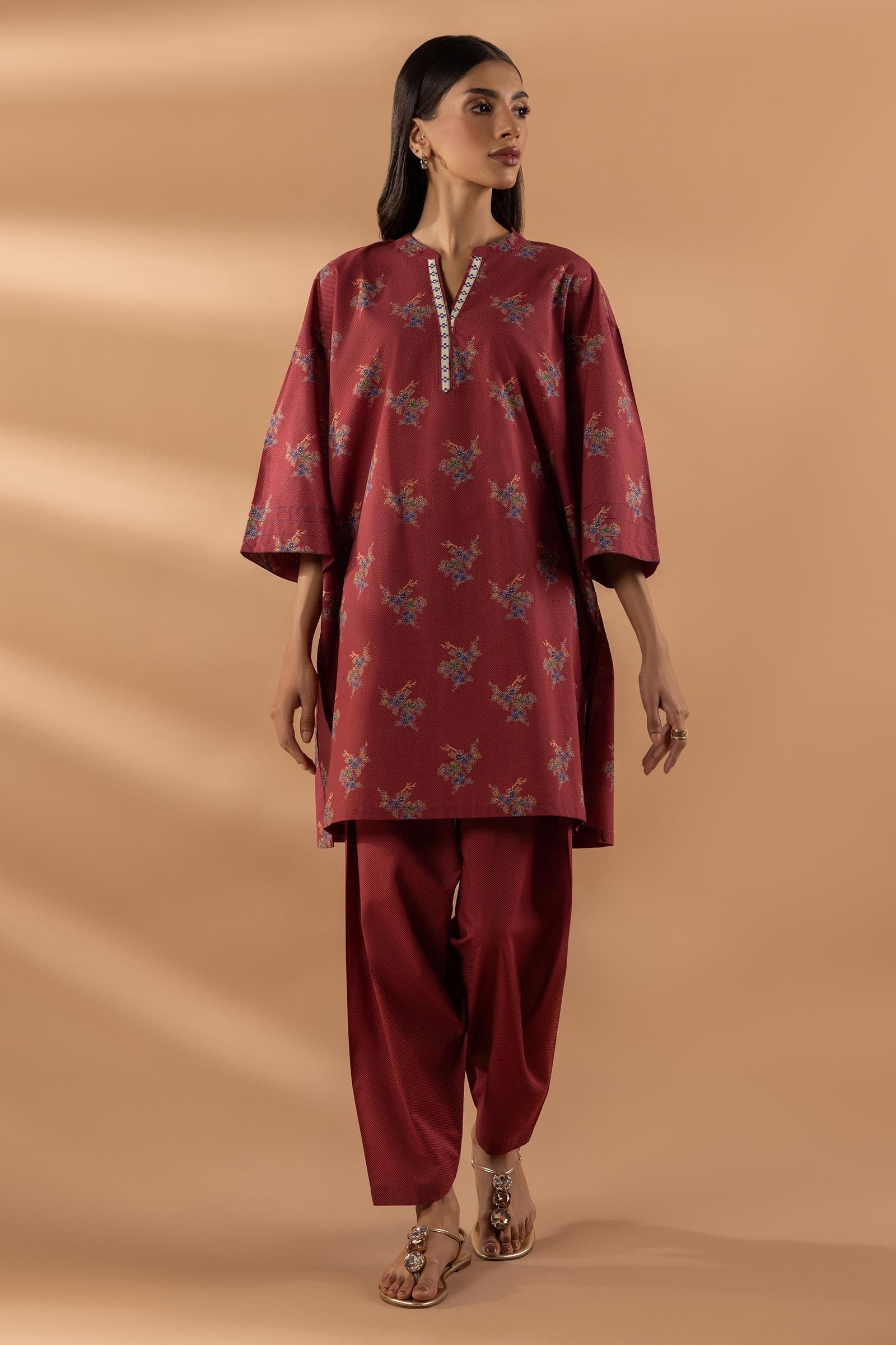 https://cdn.shopify.com/s/files/1/0740/1753/8280/files/ss25bsp335p2t_1_f9aa45ff-94a1-49b3-bbab-2967f32262da.jpg?v=1756731116