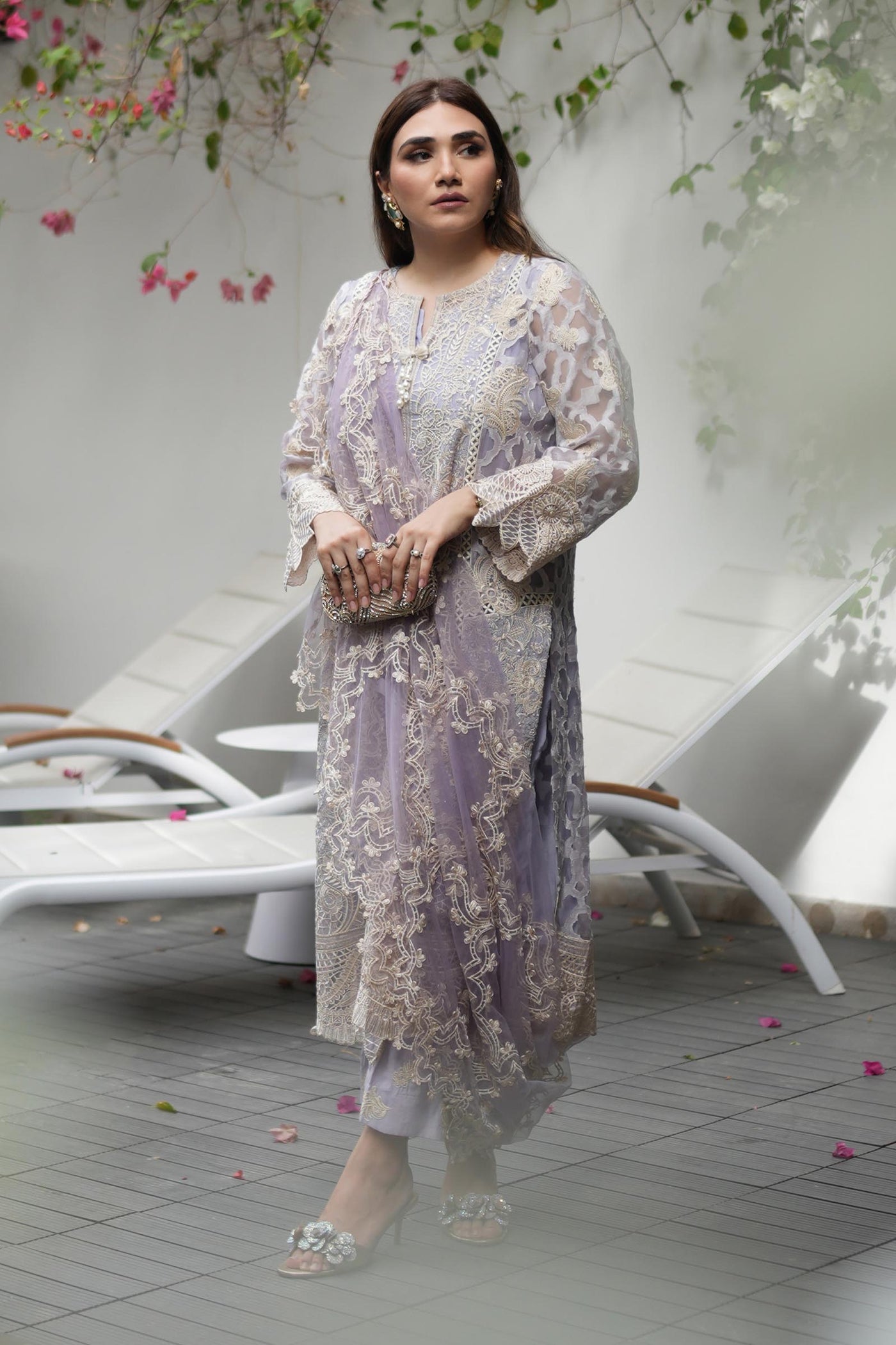 sana-safinaz-pool-94103616